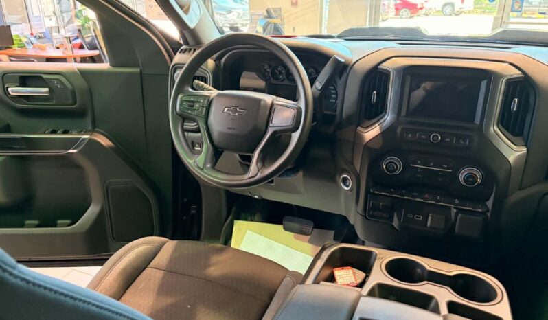 
								2025 Chevrolet Silverado 1500 Crew Cab Standard full									