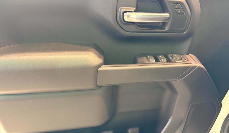 
								2026 Chevrolet Silverado 1500 Crew Cab Standard full									