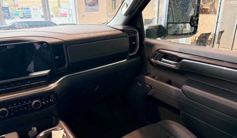 
								2026 Chevrolet Silverado 1500 Crew Cab Standard full									
