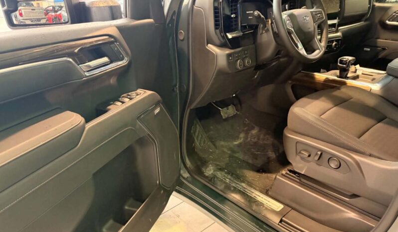 
								2026 Chevrolet Silverado 1500 Crew Cab Standard full									