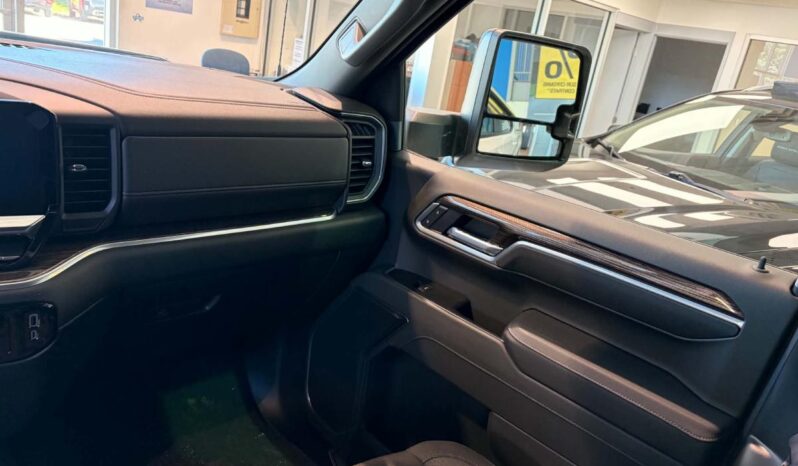 
								2026 Chevrolet Silverado 1500 Crew Cab Standard full									