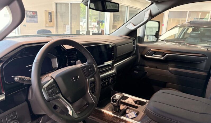
								2026 Chevrolet Silverado 1500 Crew Cab Standard full									