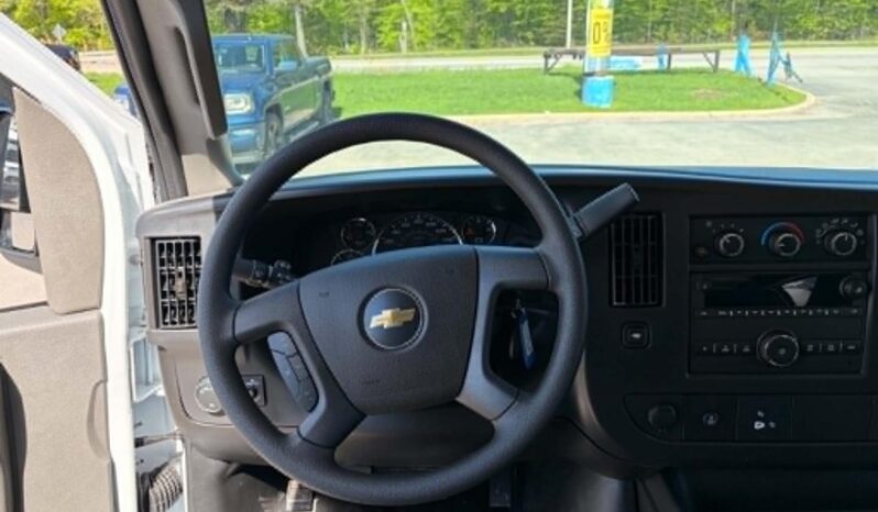 
								2026 Chevrolet Express Cargo Van 2500 Extd Wheelbase full									