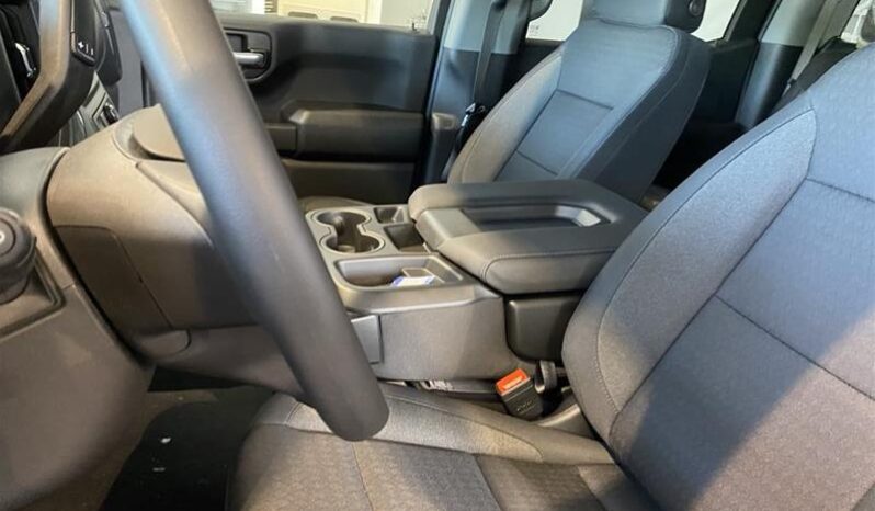 
								2026 Chevrolet Silverado 1500 Crew Cab Standard Box 4-Wheel Drive Custom full									
