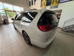 
										2021 Chrysler Pacifica Hybrid Touring L full									