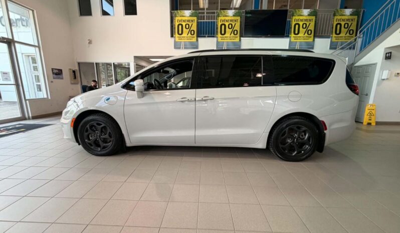 
								2021 Chrysler Pacifica Hybrid Touring L full									