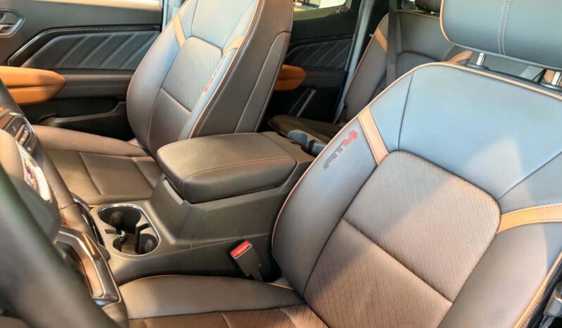 
								2023 GMC Canyon Crew Cab Short Box full									