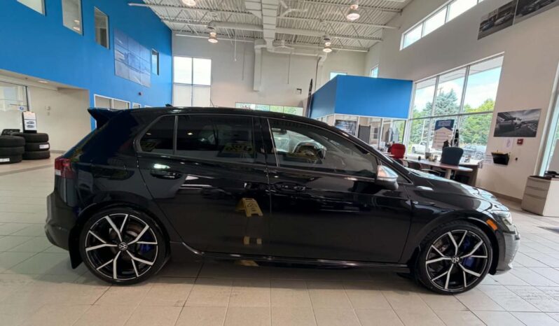 
								2024 Volkswagen Golf R 2.0 T 6sp full									