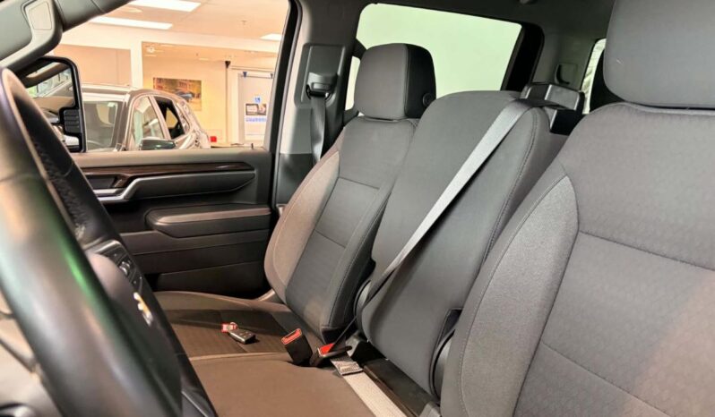 
								2025 Chevrolet Silverado 2500 4wd Crew Cab full									