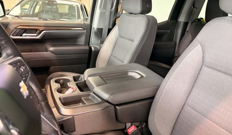 
								2025 Chevrolet Silverado 1500 Crew Cab Short Box 4 full									