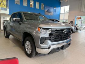 2025 Chevrolet Silverado 1500 Crew Cab Short Box 4