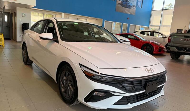 
								2025 Hyundai Elantra Preferred IVT full									