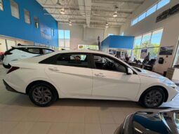 
										2025 Hyundai Elantra Preferred IVT full									