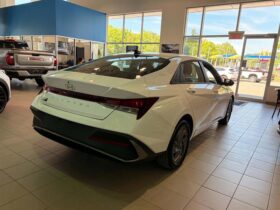 2025 Hyundai Elantra Preferred IVT