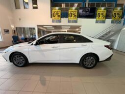 
										2025 Hyundai Elantra Preferred IVT full									