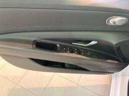 
										2025 Hyundai Elantra Preferred IVT full									