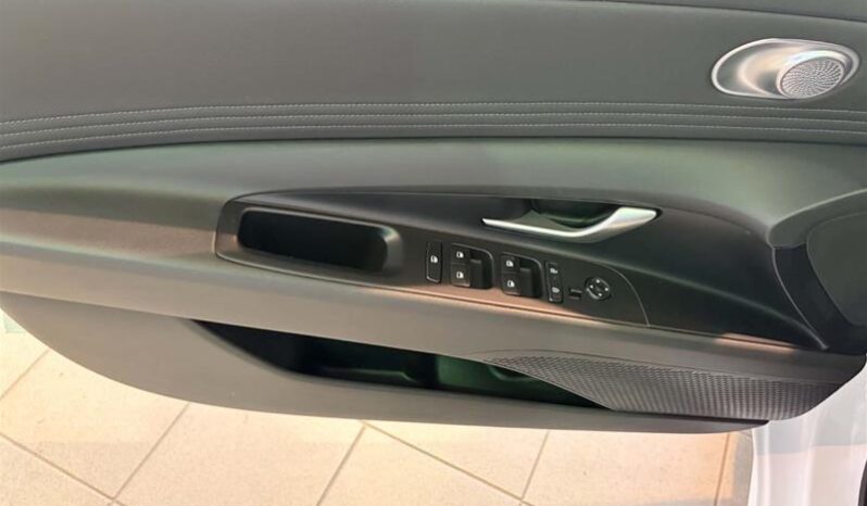 
								2025 Hyundai Elantra Preferred IVT full									