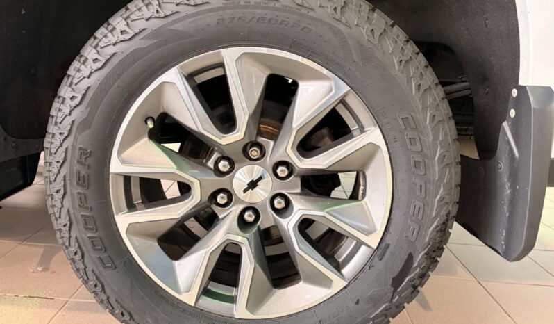 
								2019 Chevrolet Silverado 1500 New Double Cab 4×4 full									