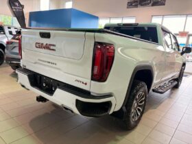2023 GMC Sierra 1500 Crew Cab 4×4 At4