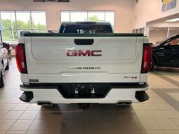 
										2023 GMC Sierra 1500 Crew Cab 4×4 At4 full									