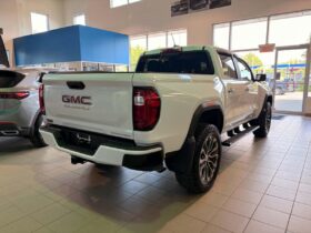 2024 GMC Canyon Crew Cab Short Box 4