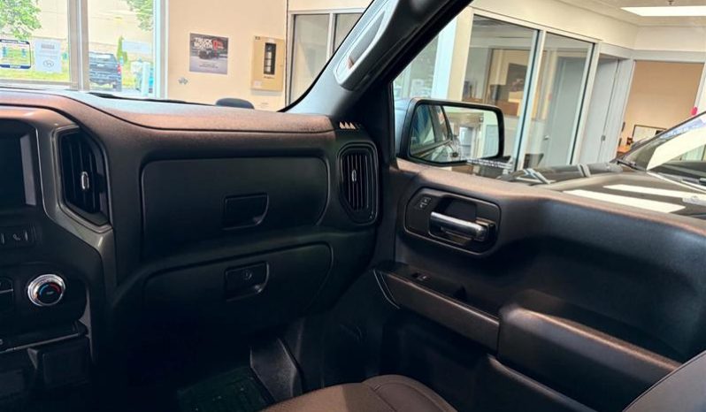 
								2024 GMC Sierra 1500 Crew Cab Standard Box 4-Wheel Drive Pro full									