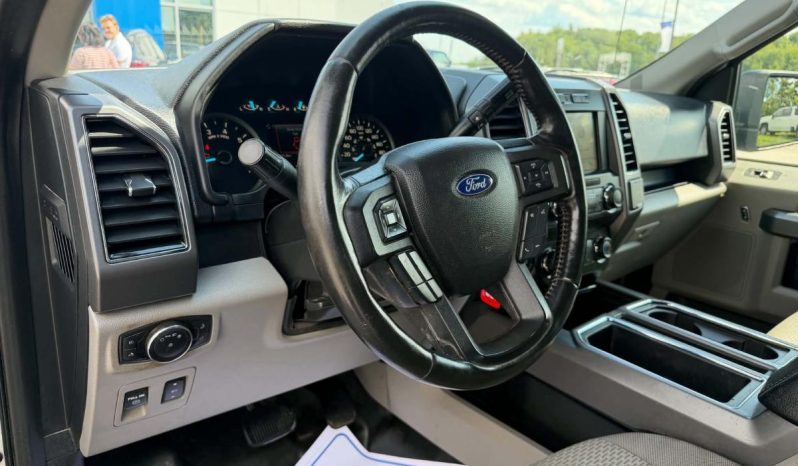 
								2019 Ford F-150 Xlt Awd full									