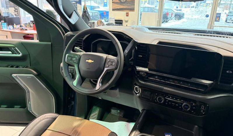 
								2026 Chevrolet Silverado 2500 4WD Crew Cab Standard Box High Country full									