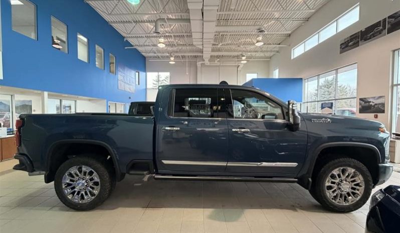 
								2026 Chevrolet Silverado 2500 4WD Crew Cab Standard Box High Country full									