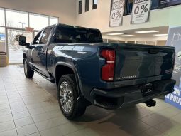 
										2026 Chevrolet Silverado 2500 4WD Crew Cab Standard Box High Country full									