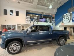 
										2026 Chevrolet Silverado 2500 4WD Crew Cab Standard Box High Country full									