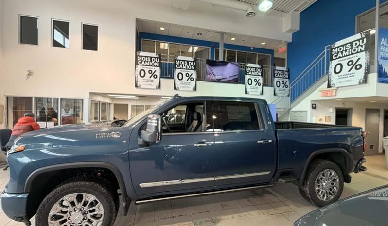 
								2026 Chevrolet Silverado 2500 4WD Crew Cab Standard Box High Country full									