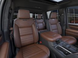 
										2026 GMC Sierra 2500 Crew Cab Standard Box 4-Wheel Drive Denali Ultimat full									