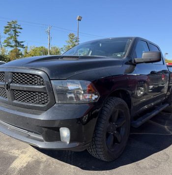 2023 RAM 1500 - Occasion Camion - VIN: 1C6RR7KG0PS523525 - Buckingham Chevrolet Buick GMC Gatineau