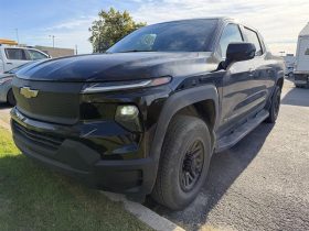 2025 Chevrolet Silverado EV e4WD Crew Cab MAX Range Work Truck