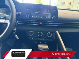 
										2025 Hyundai Elantra Essential IVT full									