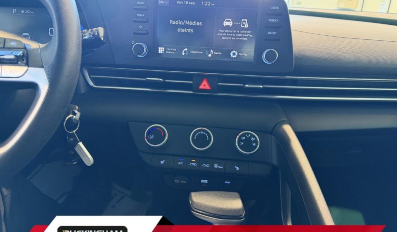 
								2025 Hyundai Elantra Essential IVT full									