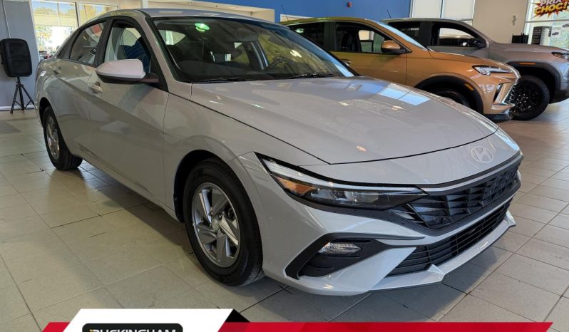 
								2025 Hyundai Elantra Essential IVT full									