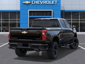 2026 Chevrolet Silverado 1500 Crew Cab Short Box 4-Wheel Drive Custom Trail Boss