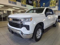 2025 Chevrolet Silverado 1500 Crew Cab Short Box 4