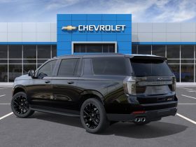 2027 Chevrolet Suburban 4WD 4dr RST