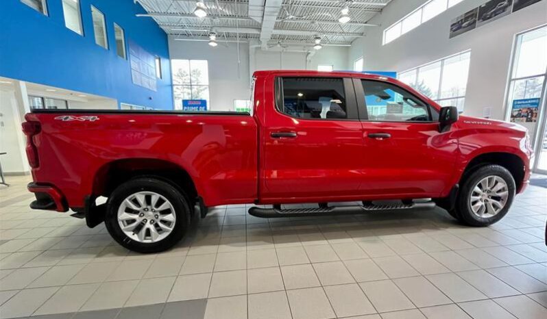 
								2023 Chevrolet Silverado 1500 Custom full									