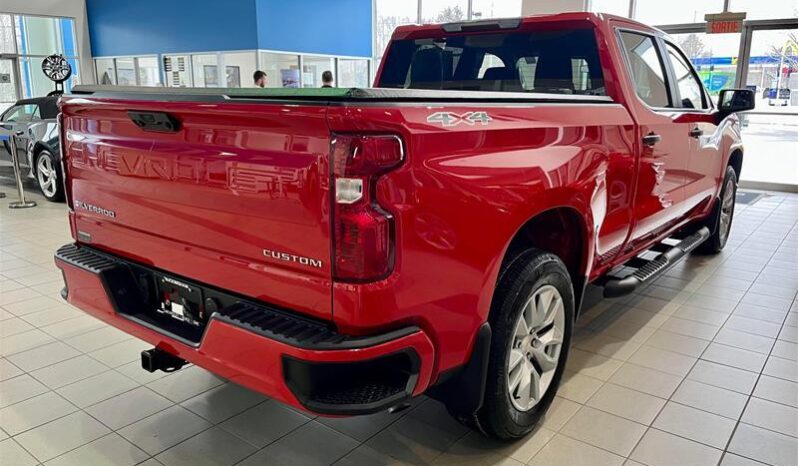 
								2023 Chevrolet Silverado 1500 Custom full									