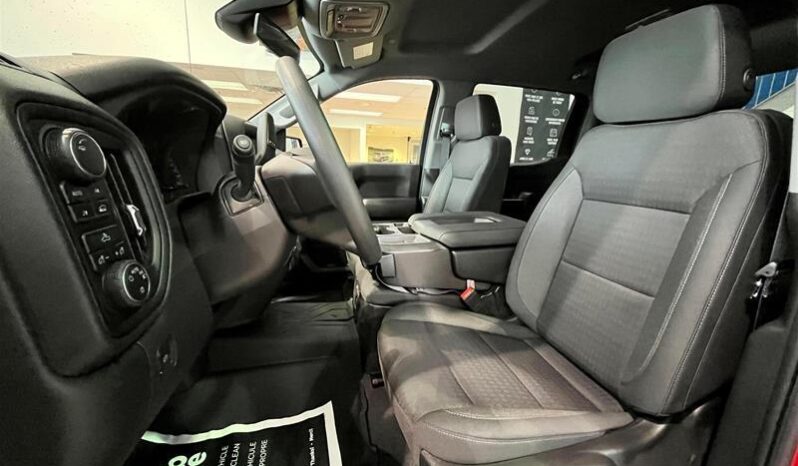 
								2023 Chevrolet Silverado 1500 Custom full									