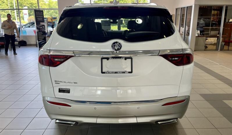 
								2022 Buick Enclave Essence full									