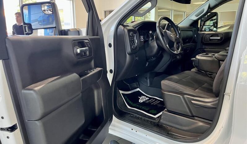 
								2021 Chevrolet Silverado 1500 Custom full									
