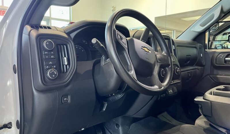 
								2021 Chevrolet Silverado 1500 Custom full									