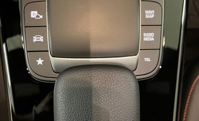 
								2022 Mercedes-Benz A250 4MATIC Hatch full									