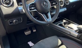 
										2022 Mercedes-Benz GLB250 4MATIC SUV full									