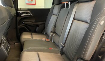 
										2023 Mitsubishi Outlander LE full									